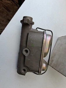 Bendix 2231591 Brake Master Cylinder - Wagner F105806 - 1982-1992 Ford/Lincoln - Picture 1 of 9