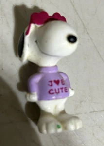 Peanuts Snoopy Día de San Valentín Corazón Gafas de sol Joe Linda Genial Figura PVC Promo - Imagen 1 de 4
