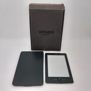 Amazon Kindle eBook Reader D01100 (4. Gen.) - Wi-Fi + Schutzcase mit Leselicht ✅ - Bild 1 von 8