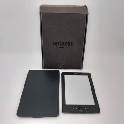 Amazon Kindle eBook Reader D01100 (4. Gen.) - Wi-Fi + Schutzcase mit Leselicht ✅ - Bild 1 von 4