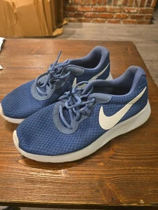 Nike Tanjun Blu Bianco 812655-400 Scarpe da Corsa Uomo Taglia 10 Leggere... - Foto 1 di 6