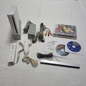 Nintendo Wii Console RVL-001 White w/ Controller, Nunchuk, Cables, Games- Tested