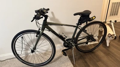 Bicicleta híbrida con entrenador Giant Escape 3 Foto 1 de 2