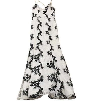 My Michelle Juniors Maxi Dress Sz 9 White Black Lined Floral Spaghetti Strap - Image 1 of 4