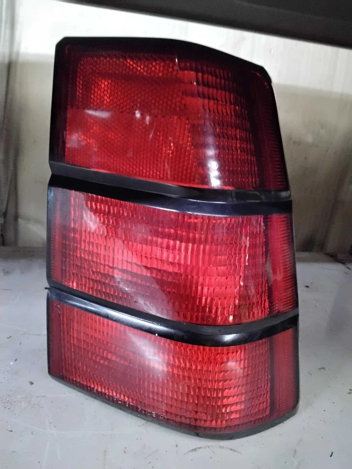 1988 1989 1990 1991 1992 PONTIAC LEMANS Tail Light Assembly Right - Image 1 of 1