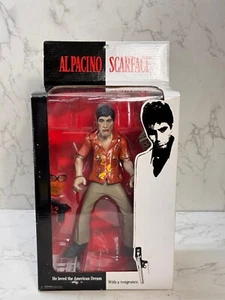 Modellino Mezco Toyz Al Pacino Scarface "The Runner" 2004 - Foto 1 di 8