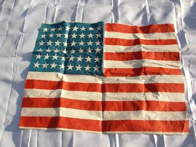 WW2 US DRAPEAU AMÉRICAIN 48 ETOILES EN TOILE PLASTIFIÉE 93 CM SUR 74 CM Rare - Photo 1/4