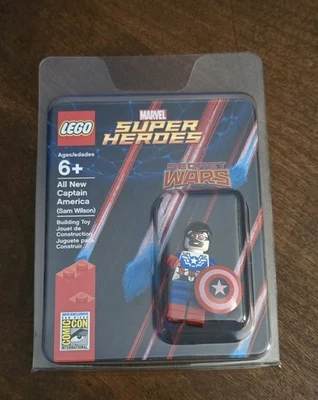 Mint LEGO Comic Con Exclusive Sam Wilson Captain America Secret Wars Minifig  - Image 1 of 4