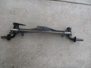 1997 JOHN DEERE 345- Front Axle with spindles - Picture 1 of 2