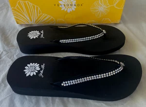 CAJA AMARILLA.. GELATINA NEGRA.. ESTRÁS.. CHANCLAS..SANDALIAS..NUEVAS en CAJA..MUJER 9 - Imagen 1 de 4