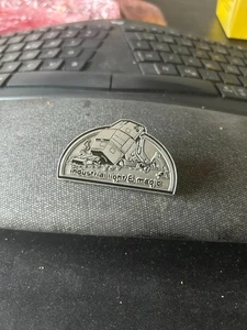 metall pin industrial light & magic - Bild 1 von 2