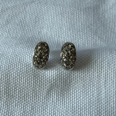 Pendientes brazalete Christian Dior pavé con tachuelas Foto 1 de 4