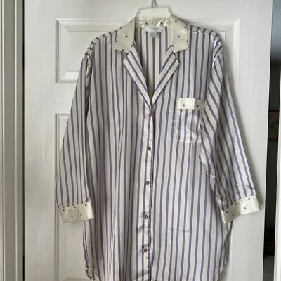 Camisa de noche Morgan Taylor íntima satinada talla S abotonada LS marfil púrpura nueva sin etiquetas Foto 1 de 4