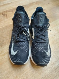 nike air max 270 flyknit trainer black / white