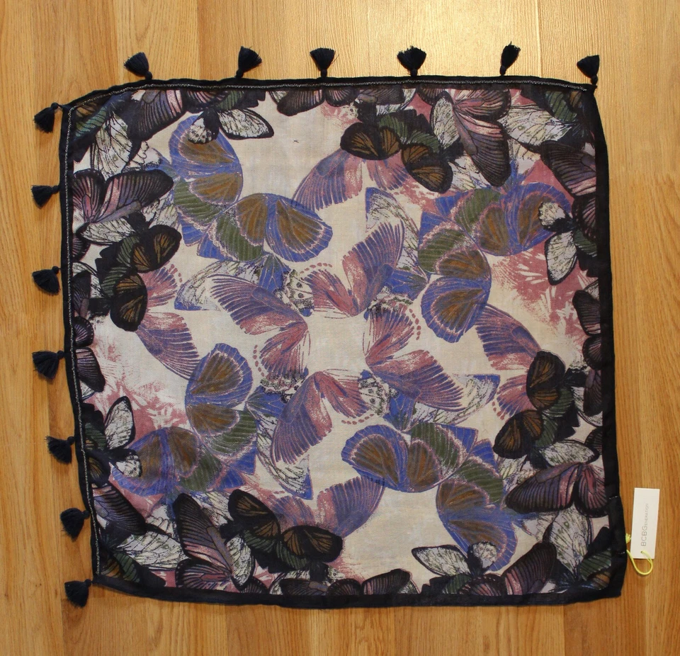 Bufanda bandana cuadrada de 24" mariposa envejecida BCBGeneration para mujer #BC776 Foto 1 de 1