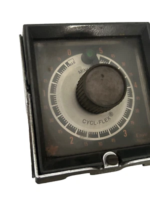 Eagle Signal Cycl-Flex HP53A6 with case 0-5 Min Used - Image 1 of 4