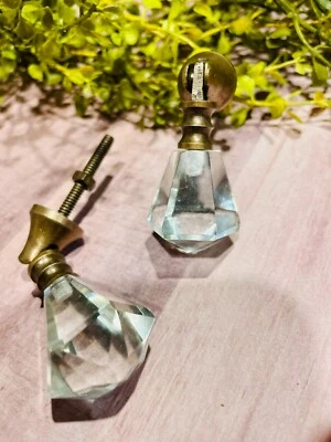 2; Tiradores de mango de perilla de lágrima de vidrio cristalino metal latón victoriano vintage Foto 1 de 4