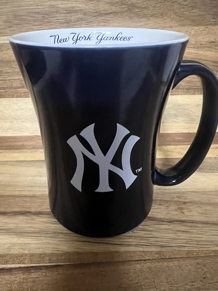 New York Yankees Navy Blue Coffee Cup Mug Yankees Embossed - Image 1 of 4