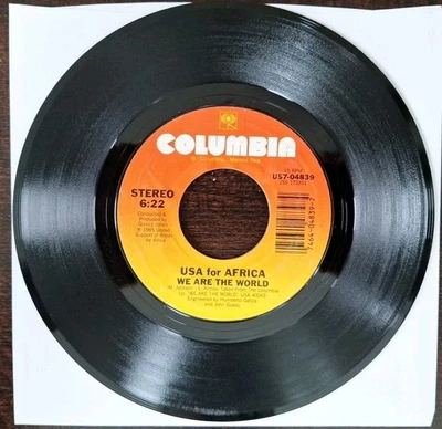 USA For Africa  We Are The World  Grace  Columbia 45 RPM Record Michael Jackson  - Imagem 1 de 4