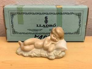 Retired Lladro Figurine #4670 Baby Jesus Asleep On Straw - MINT Condition w/ Box - Picture 1 of 9
