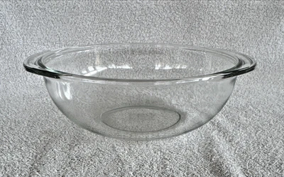 Vintage PYREX #024 2 Quart Clear Round Casserole Dish / Bowl - Image 1 of 4