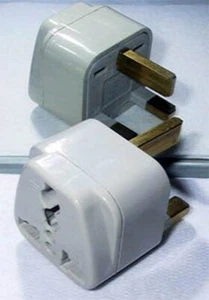 Adaptateur de voyage Uk mâle Universel Femelle avec Terre - Imagen 1 de 2