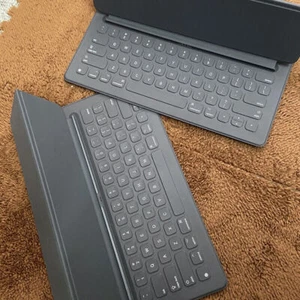 Apple Smart Keyboard Folio, iPad Pro 12.9, 1. 2. Generation, Schutzschale Grau - Bild 1 von 12
