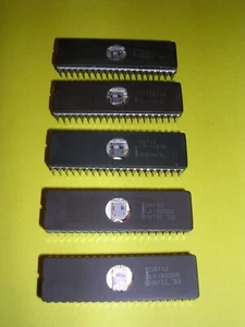 Pięć (5) uniwersalnych interfejsów peryferyjnych Intel D8742 8-bitowy mikrokontroler Slave - Zdjęcie 1 z 4