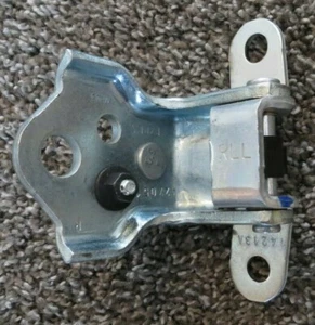 Bisagra inferior izquierda puerta delantera Ford Fiesta fabricante de equipos originales AE8Z5426811A - Imagen 1 de 4
