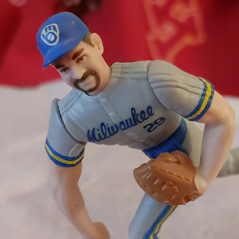 STUNNING CHRIS BOSIO MILWAUKEE BREWERS 4" FIGURINE PLUS '87 ROOKIE CARD & A 90! Cover