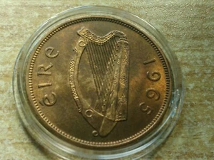 MS TONED VIVID RED BROWN BU GEM 1965 IRELAND PENNY  w Holder. - Picture 1 of 4
