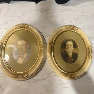 Paar gerahmte ovale Mann- und Fraufotografien im viktorianischen Zeitalter des 19. Jahrhunderts - Bild 1 von 19