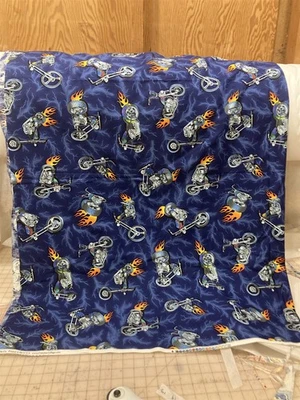 Cranston V.I.P. de 3,5 jardas tecido com estampa de motocicleta flamejante, azul - Imagem 1 de 4