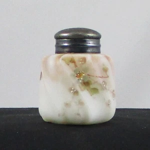 EAPG CF MONROE ERIE TWIST OPALWARE GLASS SHAKER FLORAL DECOR WAVE CREST - Picture 1 of 5