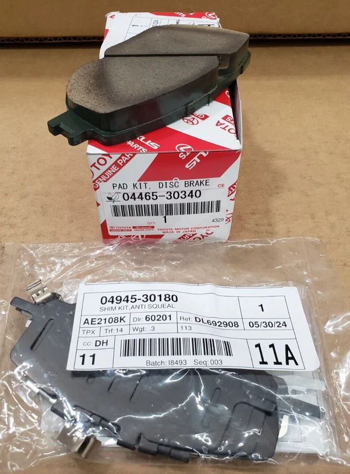 JUEGO DE PASTILLAS DE FRENO Y CUÑAS DELANTERAS DE FÁBRICA LEXUS 2009-2013 IS250 Foto 1 de 1