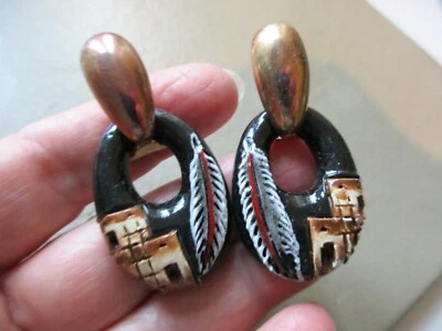 VINTAGE ETHNIC USA AMERICAN ARTISAN FEATHER CASA COPPER CERAMIC PIERCED EARRINGS - Image 1 of 4