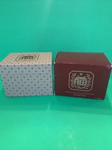 Avon 1982 Vintage Country Christmas Recipe Box With Recipe Cards Still Sealed - Picture 1 of 9
