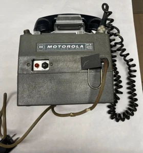 Motorola PT400 Handie-Talkie FM Radiophone "LunchBox" Untested - Photo 1/18