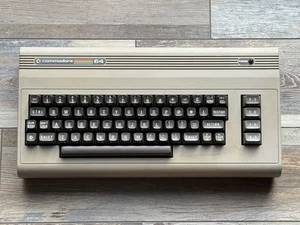 Recapped NTSC Commodore 64 - Odrestaurowany, przetestowany, gwarantowany retro złoto - Zdjęcie 1 z 10
