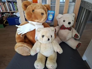 3 Teddy Bears Air 2000, Quality Tartan Fully Moveable & Wills & Boon - Picture 1 of 12