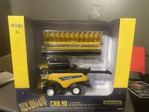 1/64 Ertl New Holland CR8.90 Combine With 2 Heads NEW - Picture 1 of 3