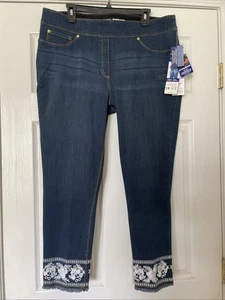 NWT Women's Plus Sz 1X (16/18) NYGRD LUXE DENIM SLIMS Embroidered Hem Crop Pant - Picture 1 of 10