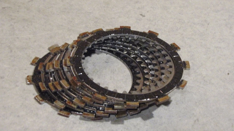  1976 1977 1978 SUZUKI RM100 PLACAS DE EMBREAGEM AHRMA PODE CABER RM125 - Imagem 1 de 1