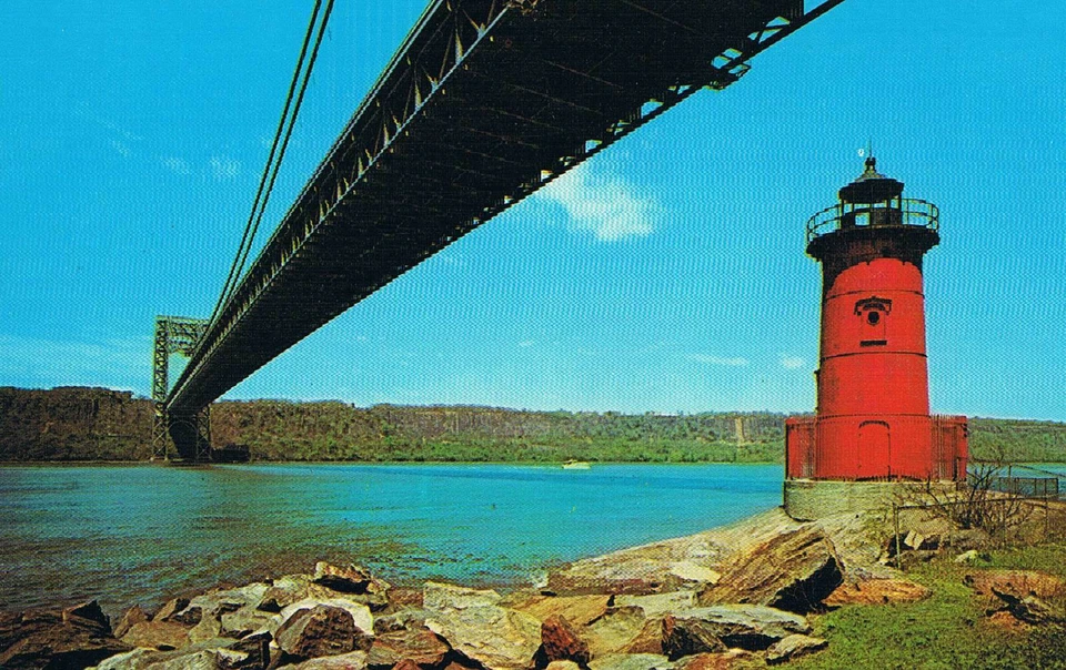 Postcard US Hudson River Fort Lee Leuchtturm lighthouse George Washington Bridge - Bild 1 von 1