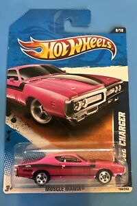 Hot Wheels Muscle Mania (2010) Pink '71 Dodge Charger Car 108/244 - Pink