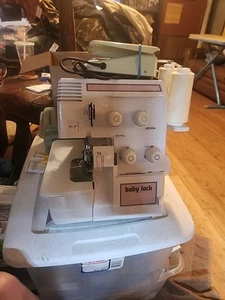 VTG Juki Baby Lock BL5260 Serger Sewing Machine W/ Pedal Working Read - Picture 1 of 11
