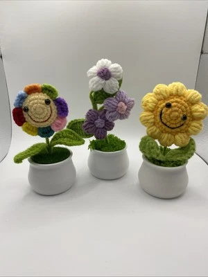 Flor de malha de crochê em vaso girassol, múltiplo, roxo feito à mão presente NOVO - Imagem 1 de 4
