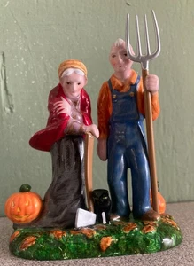 Dept 56 Halloween Village Strangers Beware Spooky Creepy Couple Figure 55192 NEW - Picture 1 of 9