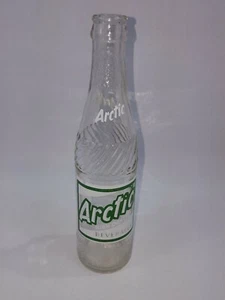 BOTELLA DE SODA DE COLECCIÓN CON ETIQUETA ÁRTICA PINTADA 10 OZ WINNIPEG CANADA - Imagen 1 de 3
