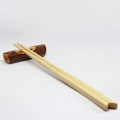 Palillos de bambú hechos a mano por artesano japonés - con reposapalillos Foto 1 de 4